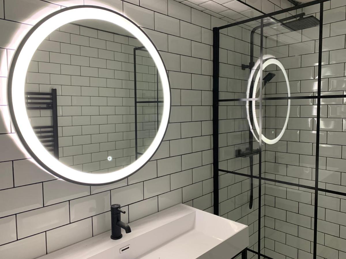 Loft 11 Stunning Luxury Nyc Loft Style Interior Designed 2Bd Apartment Excellent City Centre Location Mezzanine Cinema Room Designer Furniture Amazing Space Douglas Exteriör bild