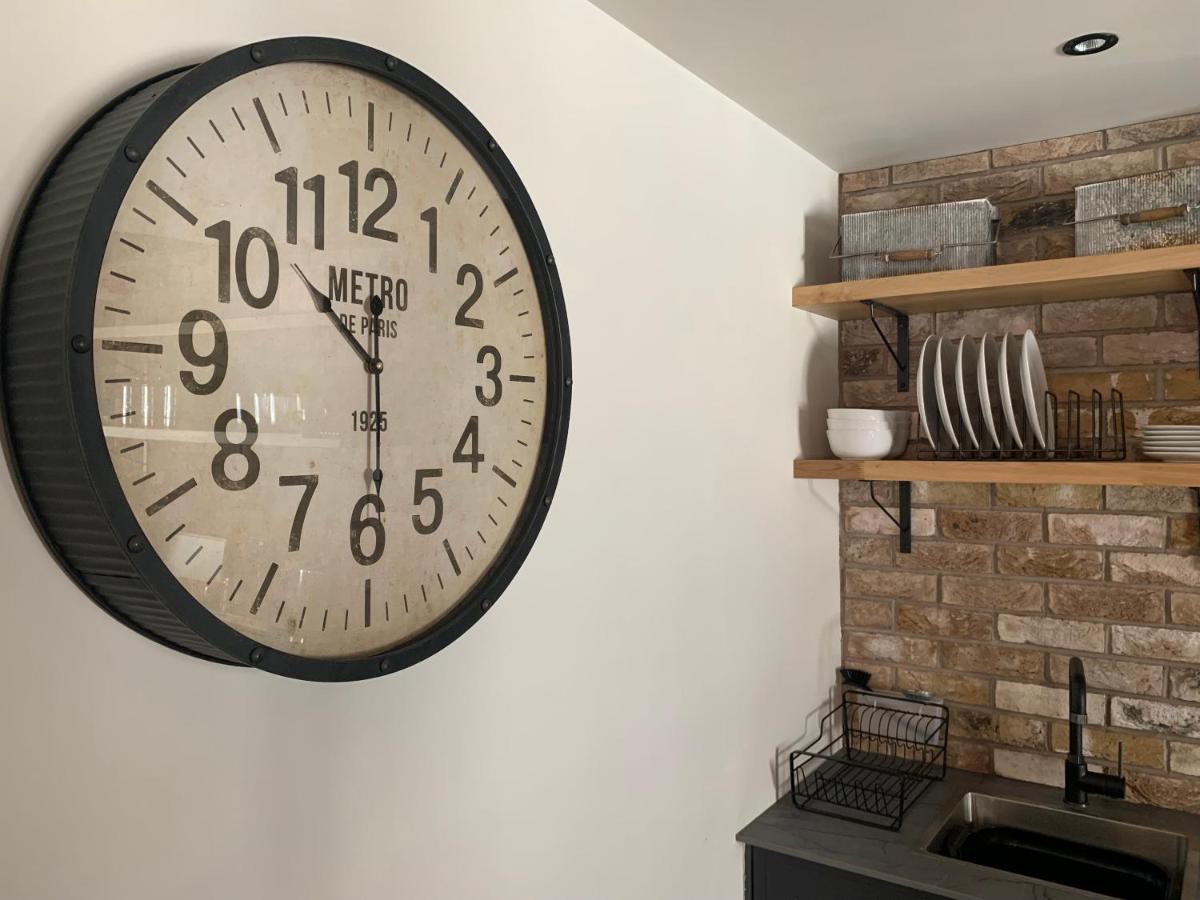 Loft 11 Stunning Luxury Nyc Loft Style Interior Designed 2Bd Apartment Excellent City Centre Location Mezzanine Cinema Room Designer Furniture Amazing Space Douglas Exteriör bild