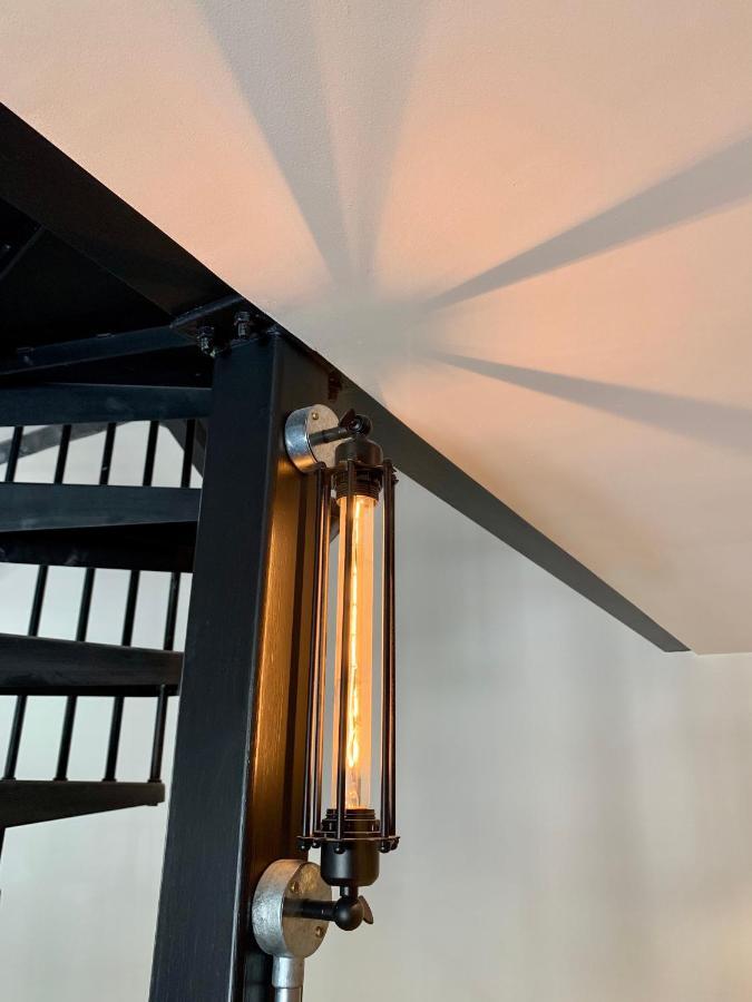 Loft 11 Stunning Luxury Nyc Loft Style Interior Designed 2Bd Apartment Excellent City Centre Location Mezzanine Cinema Room Designer Furniture Amazing Space Douglas Exteriör bild